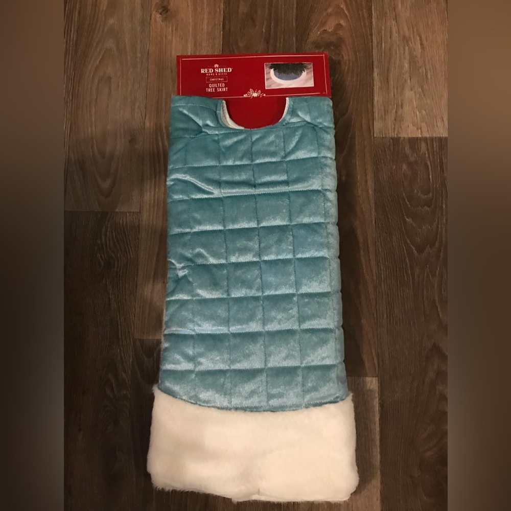 Red Shed blue quilted 48” tree skirt